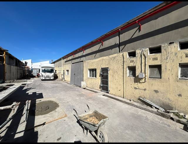 428M² WAREHOUSE TO LET IN EPPING INDUSTRIAL
